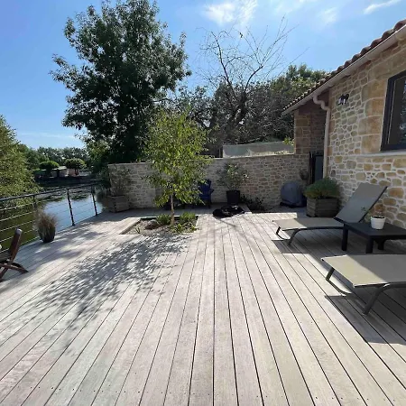 Marais Poitevin Maison Au Bord De L'eau 度假居 *