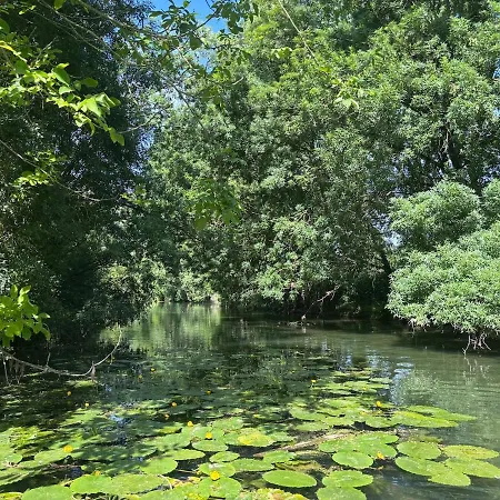 Marais Poitevin Maison Au Bord De L'eau 度假居